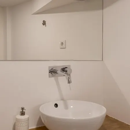 Arroios Loft Retreat Mezzanine リスボン